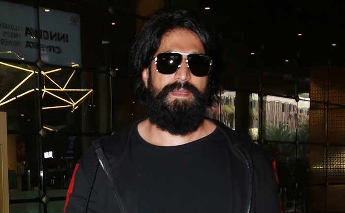 KGF Chapter 2 Star Yash Looks Dapper As He Gets Papped At ...